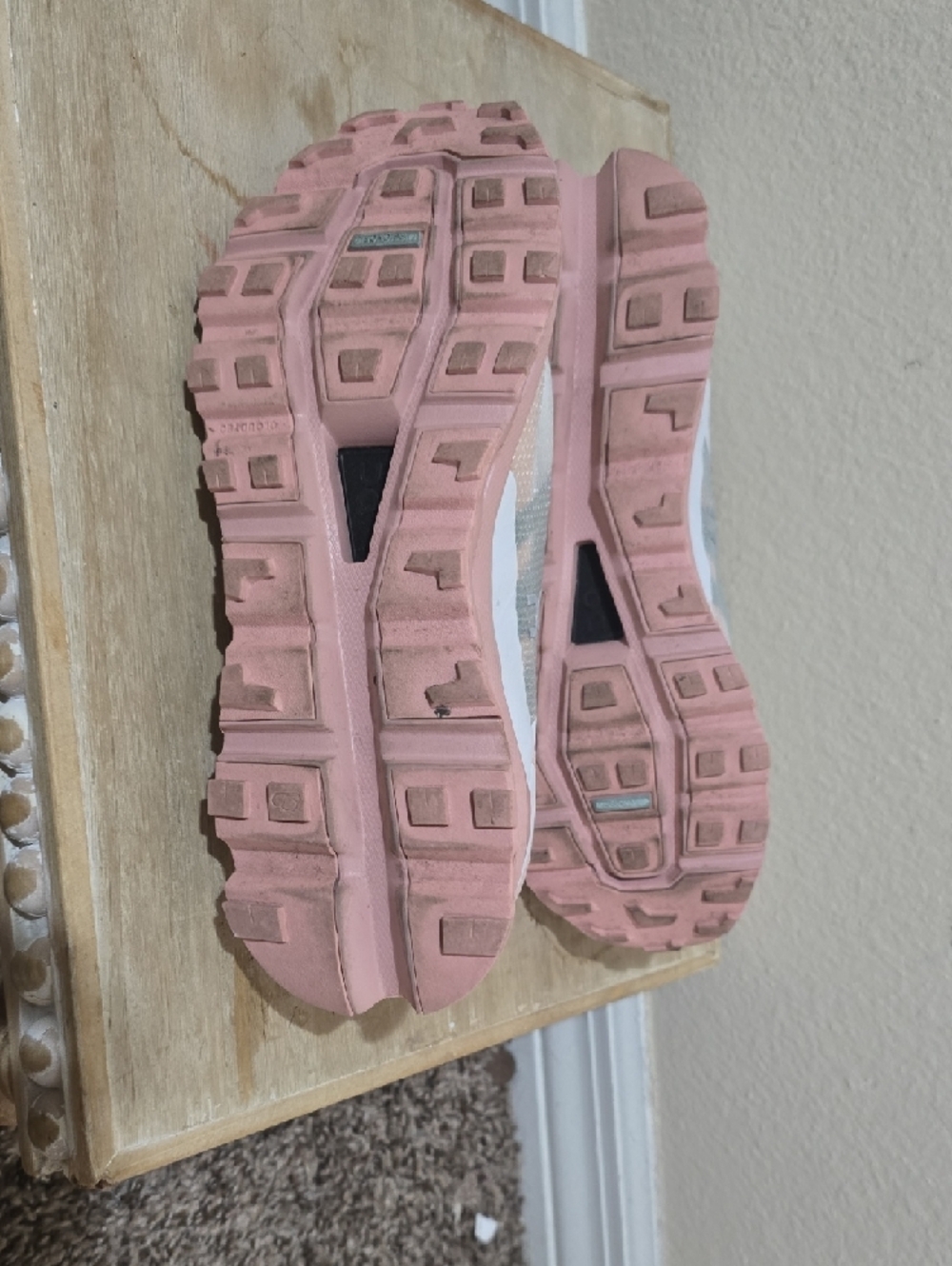 On Running Women's Cloudventure Peak Sneakers in White, Pink and Green - Picture 2 of 4